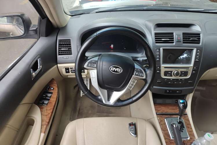 Used BYD G6 2012 1.5TID Automatic Prestige Version Steering Wheel