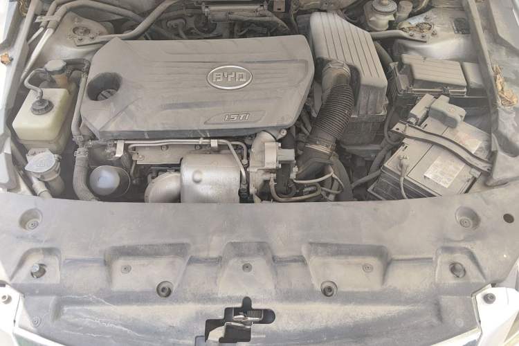 Used BYD G6 2012 1.5TI Manual Luxury Version Engine Bay