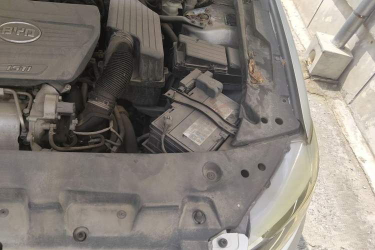 Used BYD G6 2012 1.5TI Manual Luxury Version Engine Bay Left