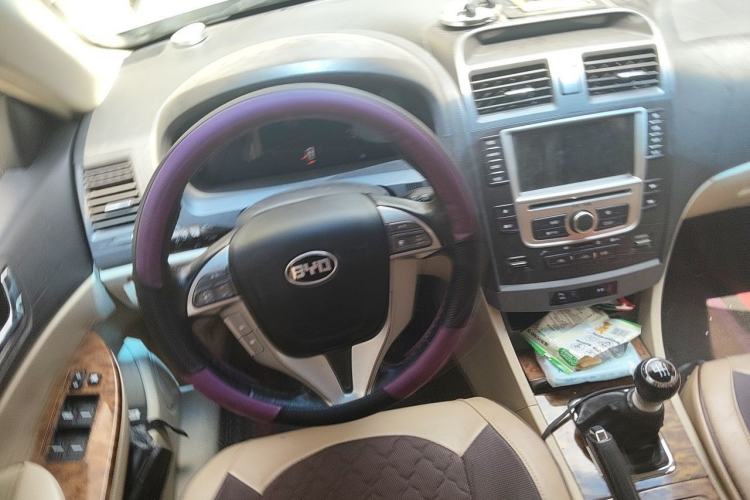 Used BYD G6 2012 1.5TI Manual Luxury Version Steering Wheel