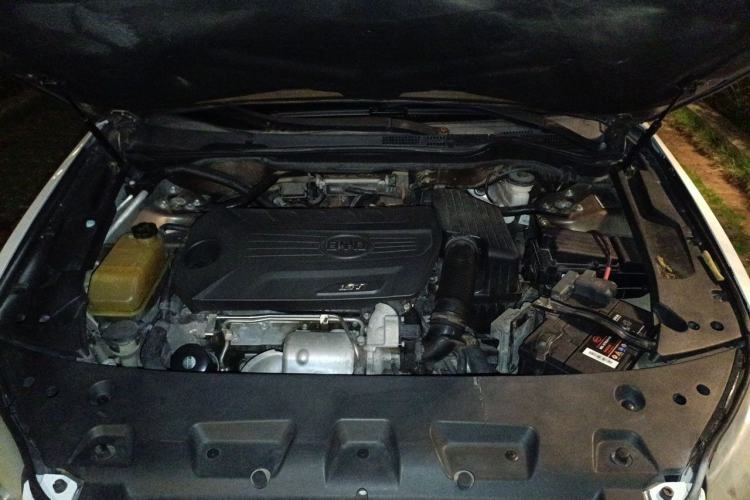 Used BYD G6 2012 1.5TID Automatic Prestige Edition Engine Bay