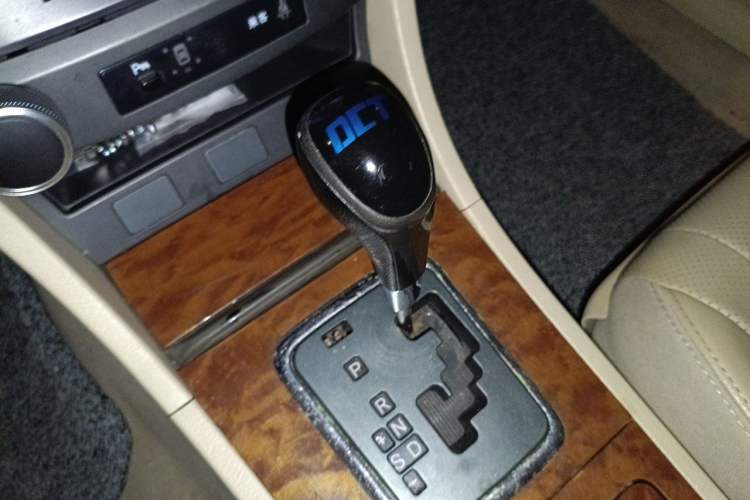 Used BYD G6 2012 1.5TID Automatic Prestige Edition Gear Lever
