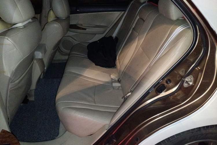 Used BYD G6 2012 1.5TID Automatic Prestige Edition Left Rear Seat