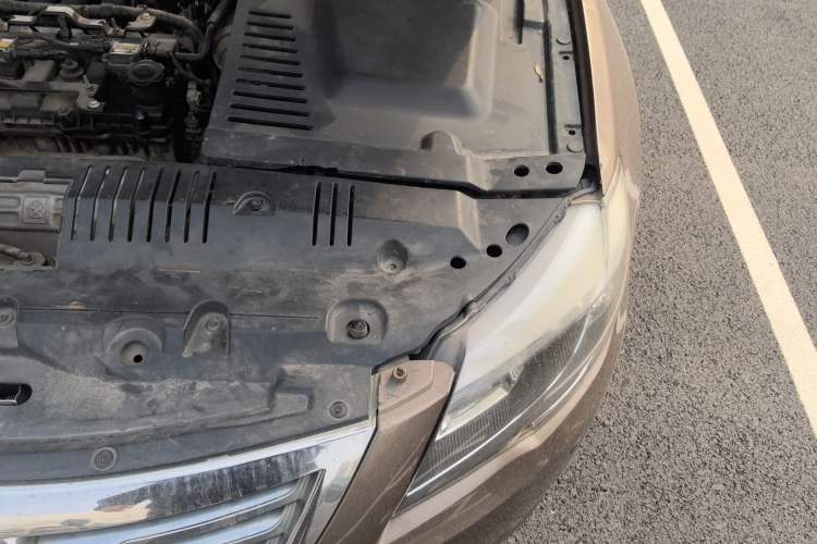 Used BYD G6 2012 2.0L Manual Luxury Version Engine Bay Left