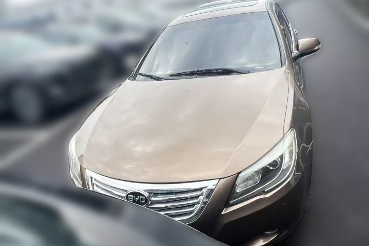 Used BYD G6 2012 2.0L Manual Luxury Version Front