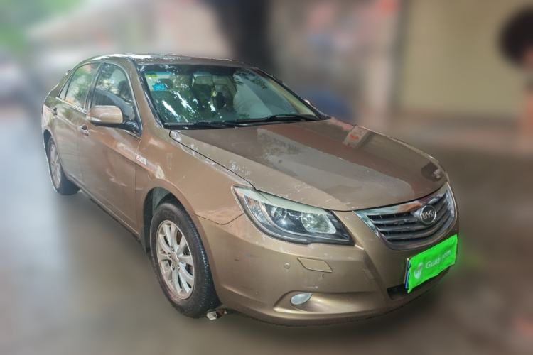 Used BYD G6 2012 1.5T Automatic Prestige Edition Front Right 45 Deg