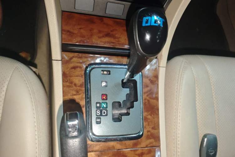 Used BYD G6 2012 1.5T Automatic Prestige Edition Gear Lever