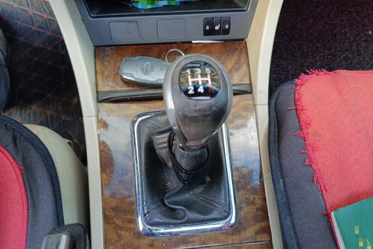 Used BYD G6 2012 2.0L Manual Luxury Version Gear Lever