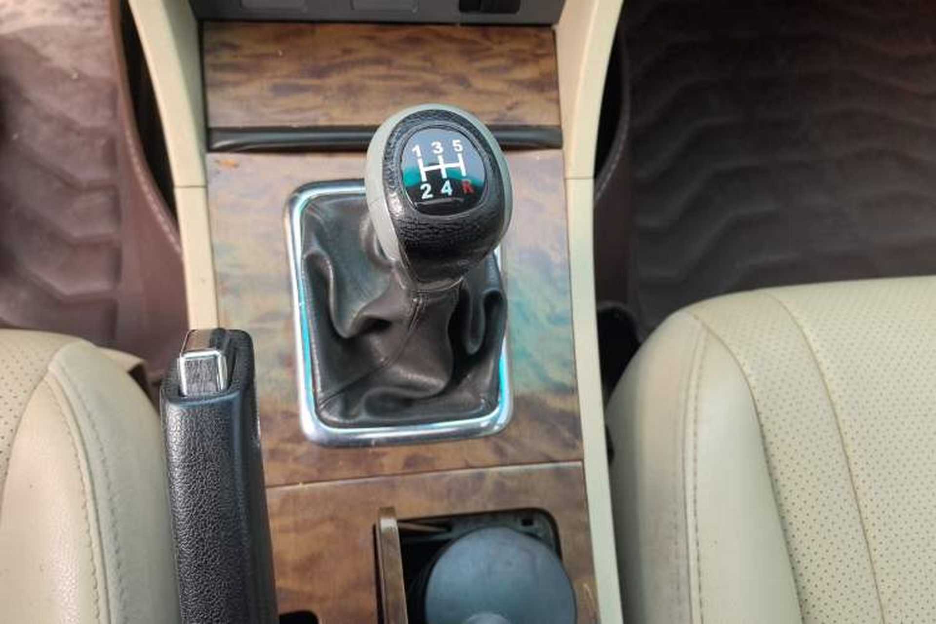 Used BYD G6 2012 2.0L Manual Luxury Version Gear Lever