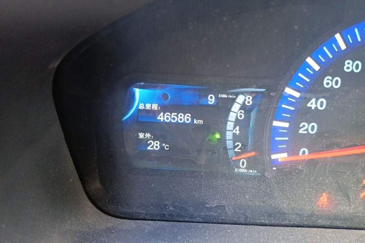 Used BYD G6 2012 2.0L Manual Luxury Version Odometer Close Up