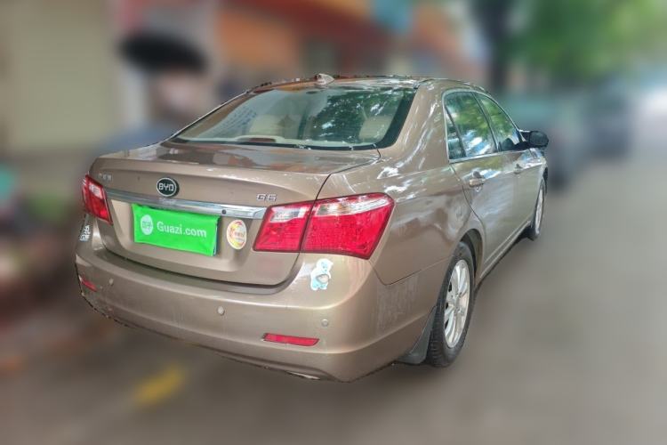 Used BYD G6 2012 1.5T Automatic Prestige Edition Rear Right 45 Deg