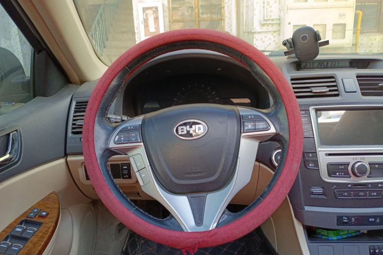Used BYD G6 2012 2.0L Manual Luxury Version Steering Wheel