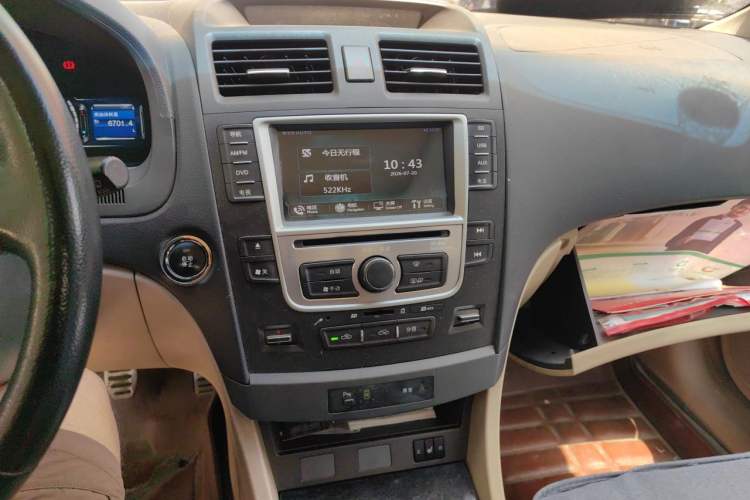 Used BYD G6 2013 1.5TI Manual Luxury Model Audio And AC Panel