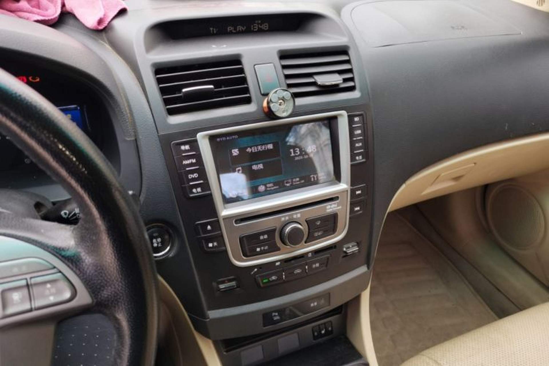 Used BYD G6 2013 2.0L Manual Luxury Version Audio And AC Panel