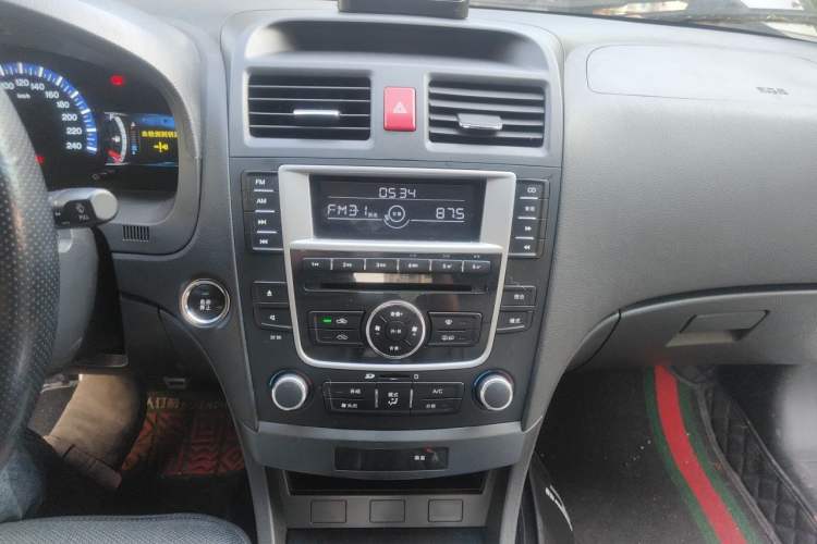 Used BYD G6 2013 2.0L Manual Luxury Version Audio And AC Panel