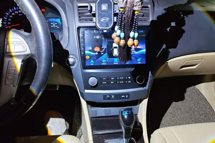 Used BYD G6 2013 1.5TID Automatic Luxury Model Audio And AC Panel