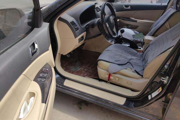 Used BYD G6 2013 1.5TI Manual Luxury Model Driver Seat
