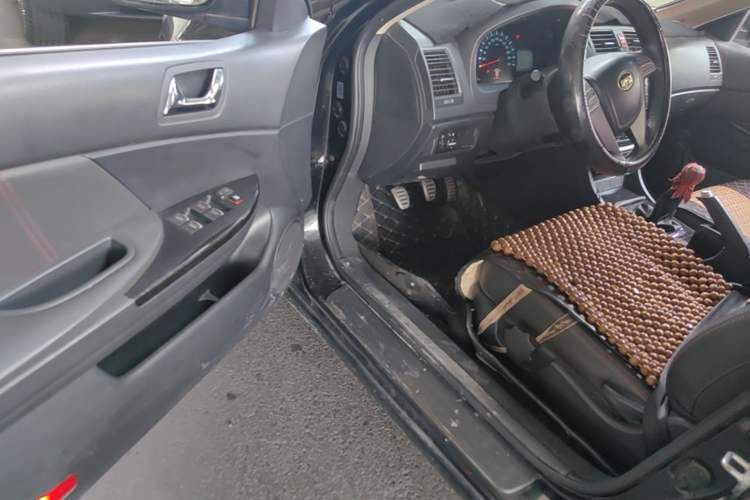 Used BYD G6 2013 2.0L Manual Luxury Version Driver Seat