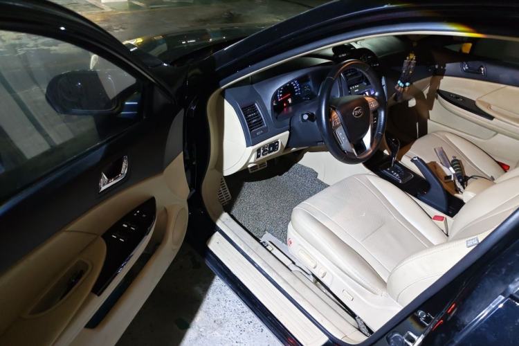 Used BYD G6 2013 1.5TID Automatic Luxury Model Driver Seat