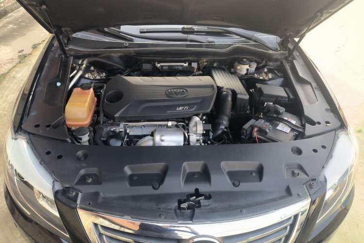 Used BYD G6 2013 1.5TI Manual Luxury Model Engine Bay