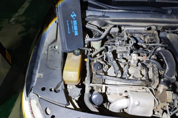 Used BYD G6 2013 1.5TID Automatic Luxury Model Engine Bay Right