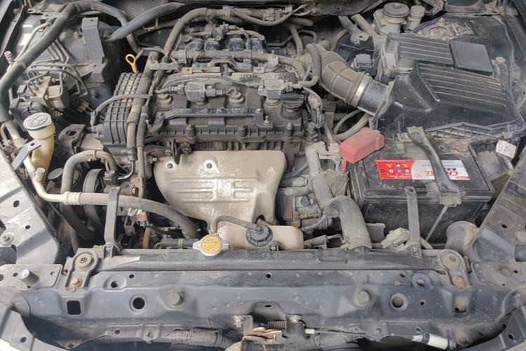 Used BYD G6 2013 2.0L Manual Luxury Version Engine Bay
