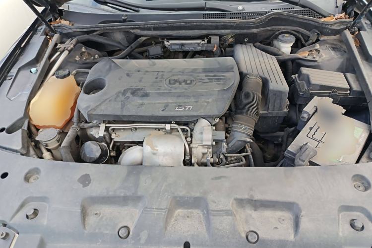 Used BYD G6 2013 1.5TI Manual Luxury Model Engine Bay