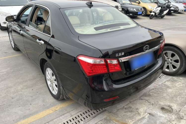 Used BYD G6 2013 2.0L Manual Luxury Version Exterior 4
