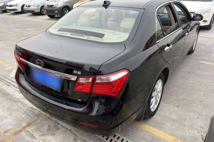 Used BYD G6 2013 2.0L Manual Luxury Version Exterior 5