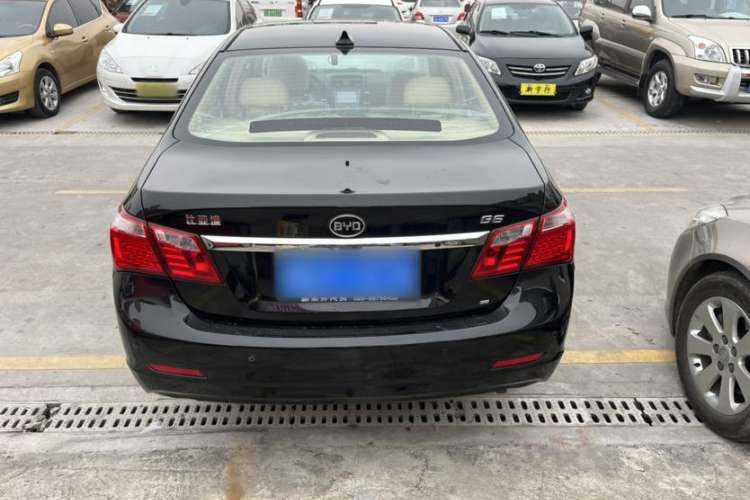 Used BYD G6 2013 2.0L Manual Luxury Version Exterior 6