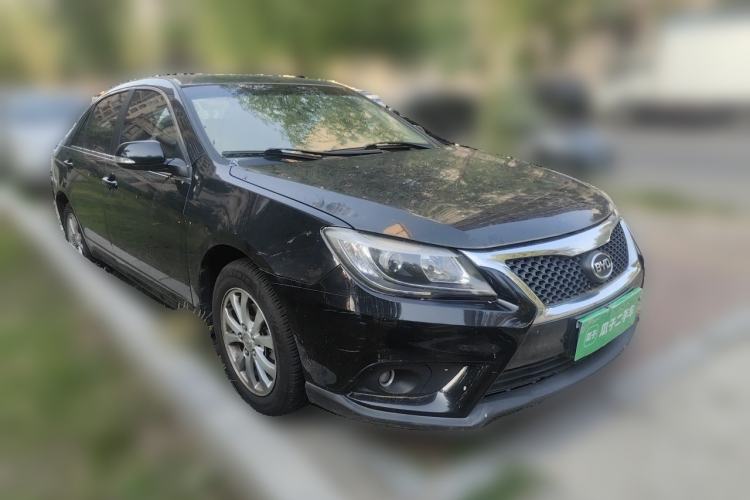 Used BYD G6 2013 2.0L Manual Luxury Version Front Right 45 Deg