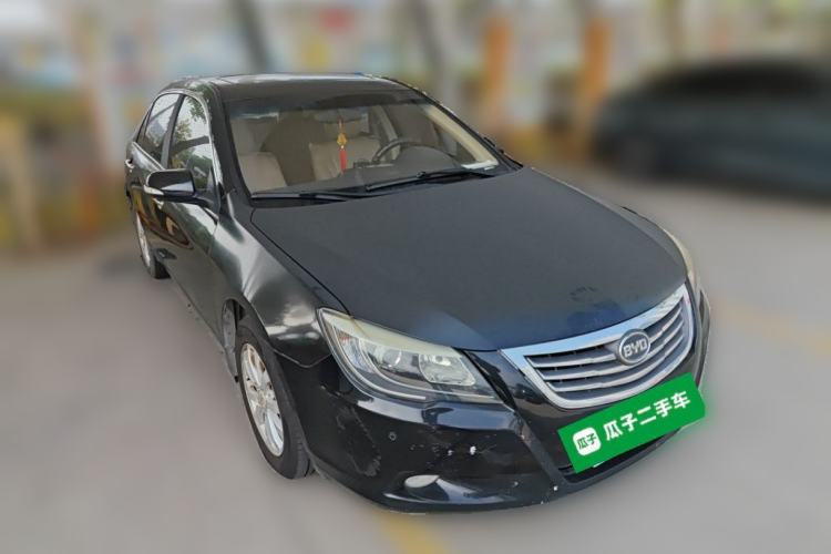 Used BYD G6 2013 2.0L Manual Luxury Version Front Right 45 Deg