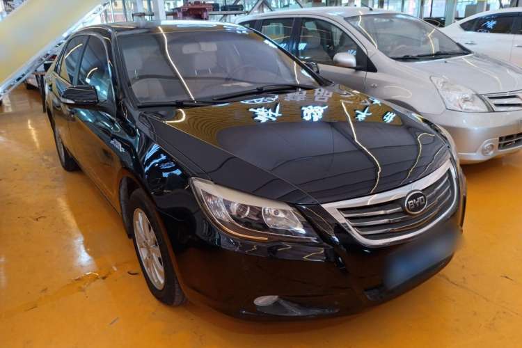 Used BYD G6 2013 1.5TI Manual Luxury Model Front Right 45 Deg