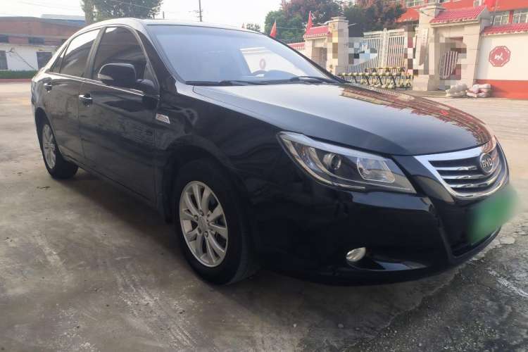 Used BYD G6 2013 1.5TI Manual Luxury Model Front Right 45 Deg