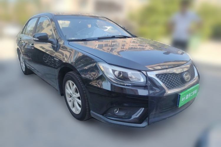 Used BYD G6 2013 2.0L Manual Luxury Version Front Right 45 Deg