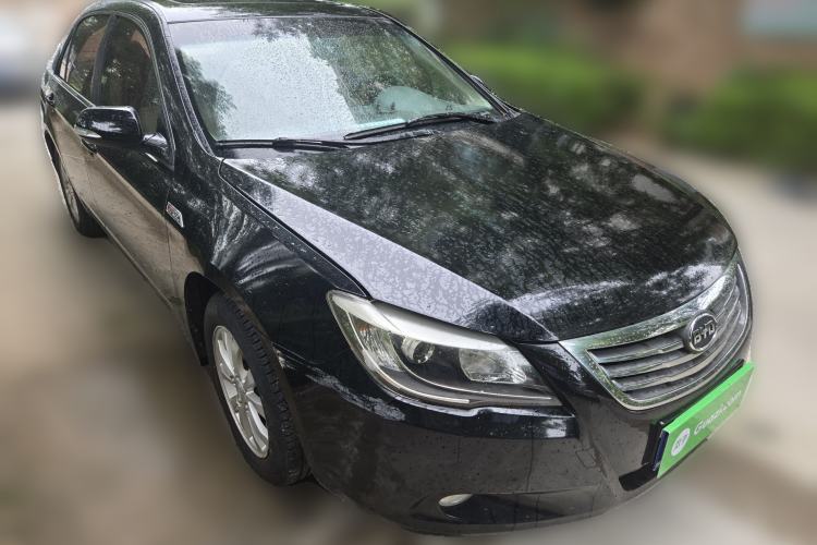Used BYD G6 2013 1.5TI Manual Luxury Model Front Right 45 Deg