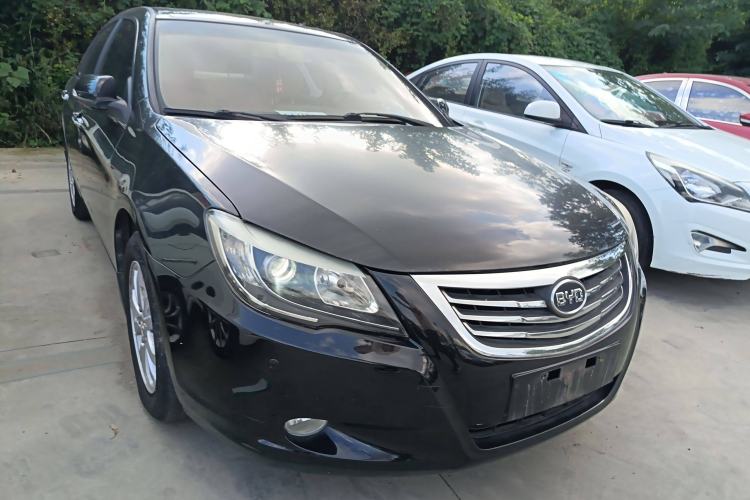 Used BYD G6 2013 1.5TI Manual Luxury Model Front Right 45 Deg