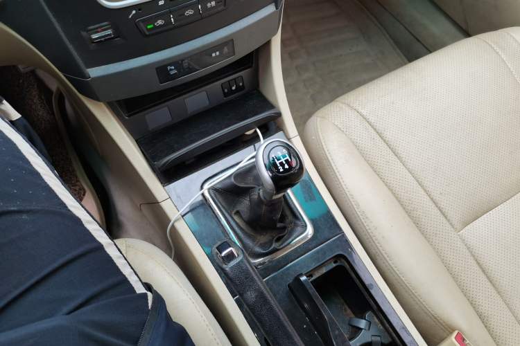 Used BYD G6 2013 2.0L Manual Luxury Version Gear Lever