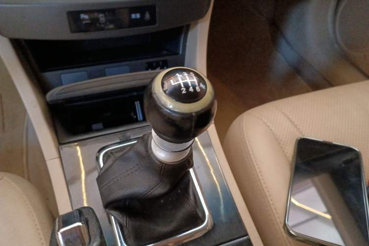 Used BYD G6 2013 1.5TI Manual Luxury Model Gear Lever