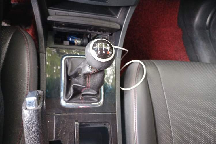 Used BYD G6 2013 2.0L Manual Luxury Version Gear Lever
