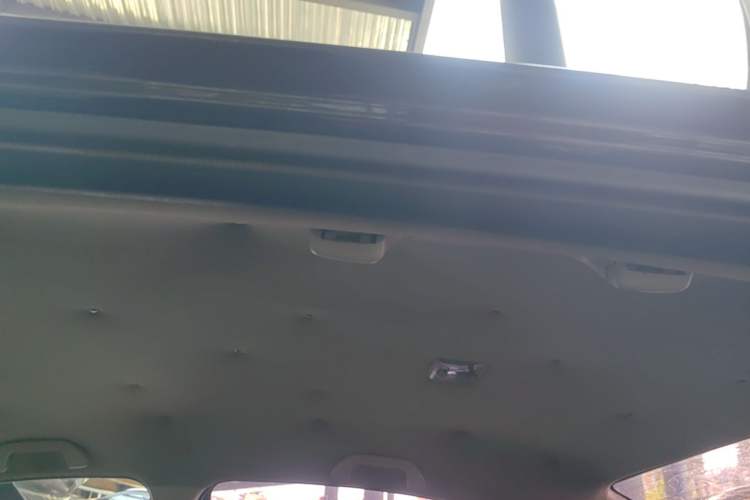 Used BYD G6 2013 2.0L Manual Luxury Version Headliner