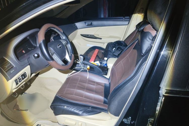 Used BYD G6 2013 2.0L Manual Luxury Version Left Front Seat