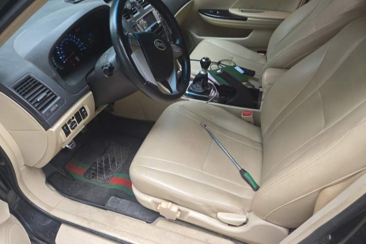 Used BYD G6 2013 1.5TI Manual Luxury Model Left Front Seat