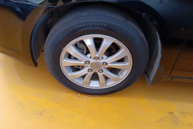 Used BYD G6 2013 1.5TI Manual Luxury Model Left Front Wheel Hub