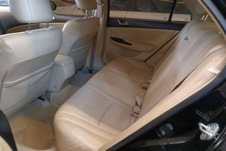 Used BYD G6 2013 1.5TI Manual Luxury Model Left Rear Seat