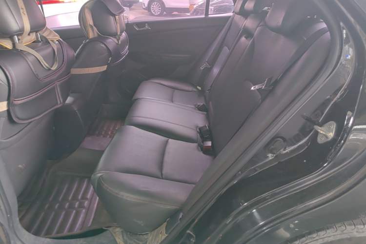 Used BYD G6 2013 2.0L Manual Luxury Version Left Rear Seat