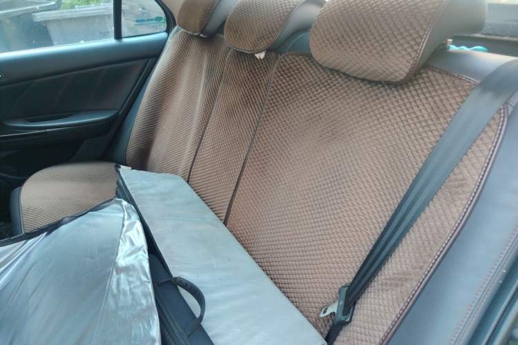 Used BYD G6 2013 2.0L Manual Luxury Version Left Rear Seat