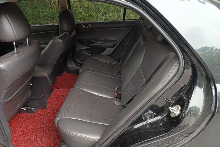 Used BYD G6 2013 2.0L Manual Luxury Version Left Rear Seat