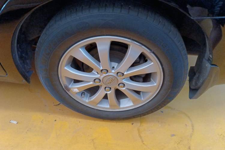 Used BYD G6 2013 1.5TI Manual Luxury Model Left Rear Wheel Hub