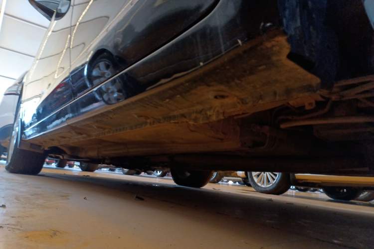 Used BYD G6 2013 1.5TI Manual Luxury Model Left Side Sill